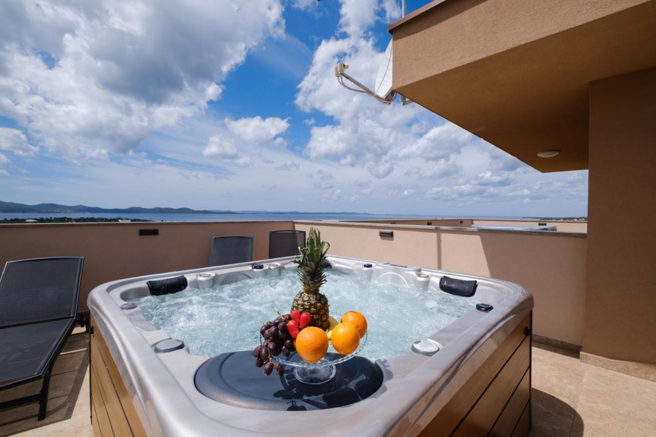 Apartments Luana With Private Jacuzzi Zadar Exterior foto